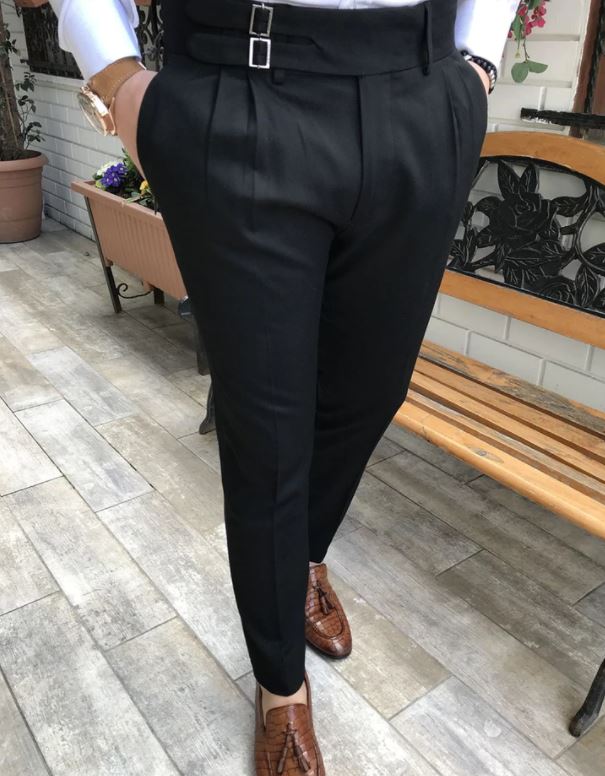 BLACK DOUBLE PLEATED BUCKLE PANTS